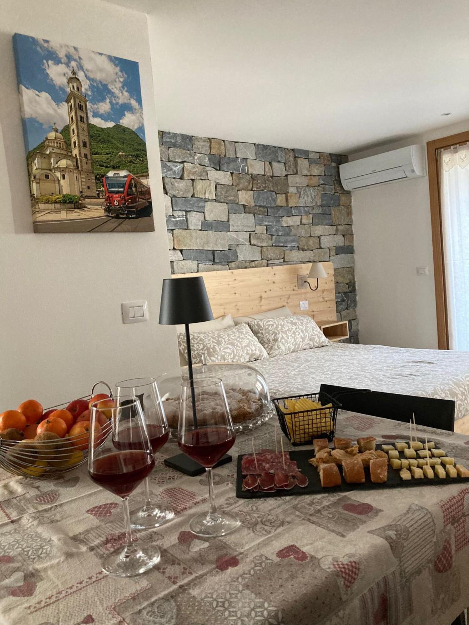 Casa Galet Villa Tirano Kültér fotó